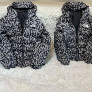 The North Face Girls Reversible Puffer Jacket – Hooded – Animal Print / Charcoal